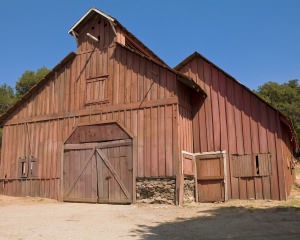 Pee-Wee Barn - Old Red Barn